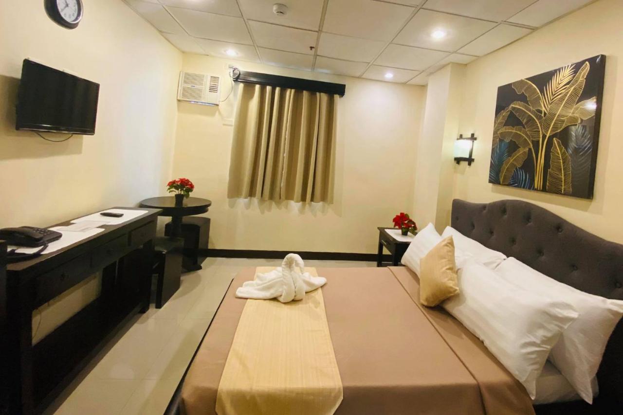 Amax Inn Makati Makati City Exterior photo