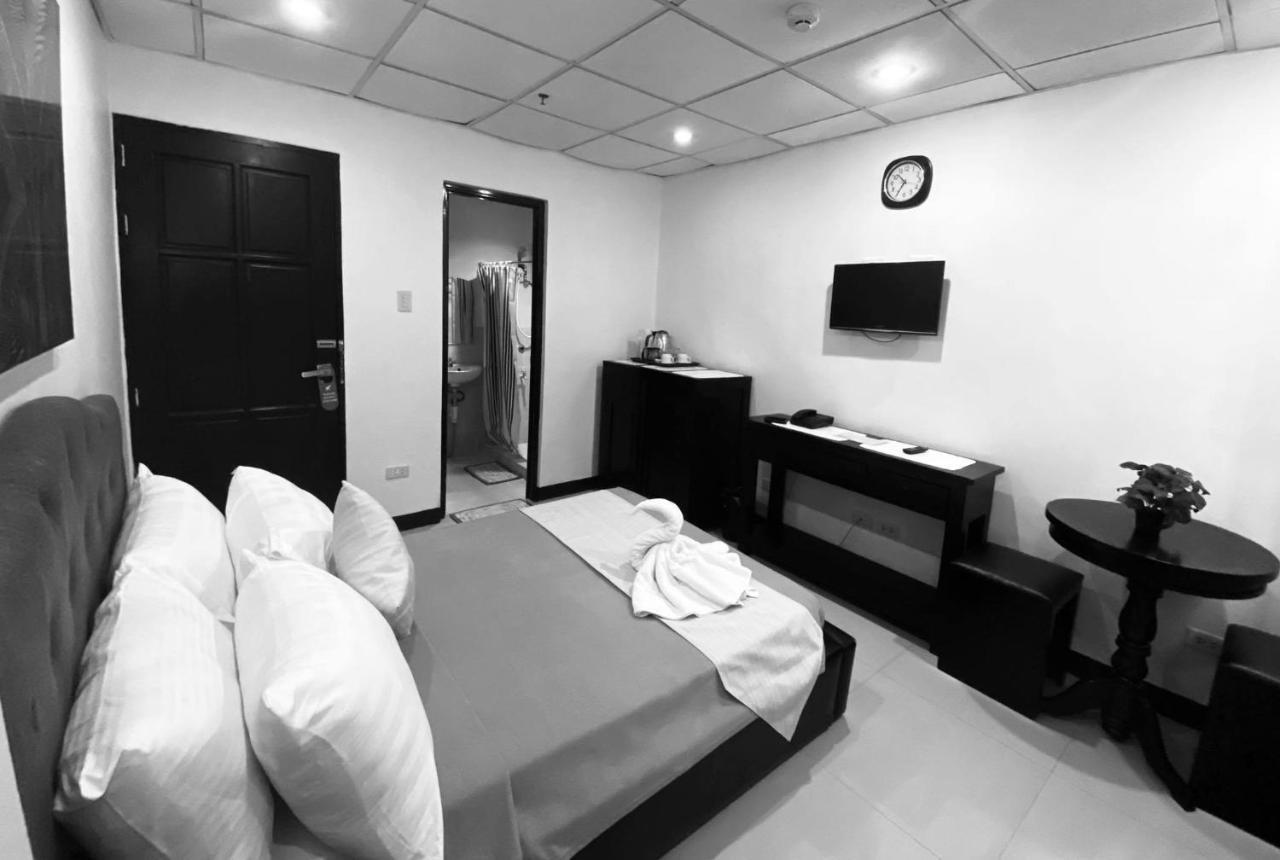 Amax Inn Makati Makati City Exterior photo