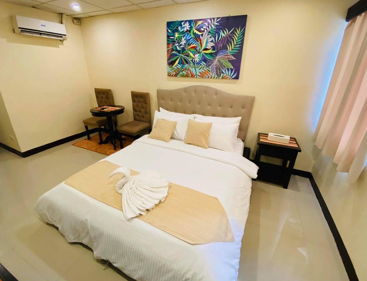 Amax Inn Makati Makati City Exterior photo