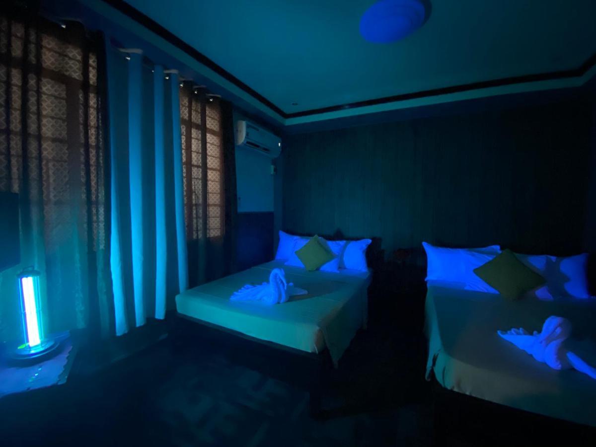 Amax Inn Makati Makati City Exterior photo