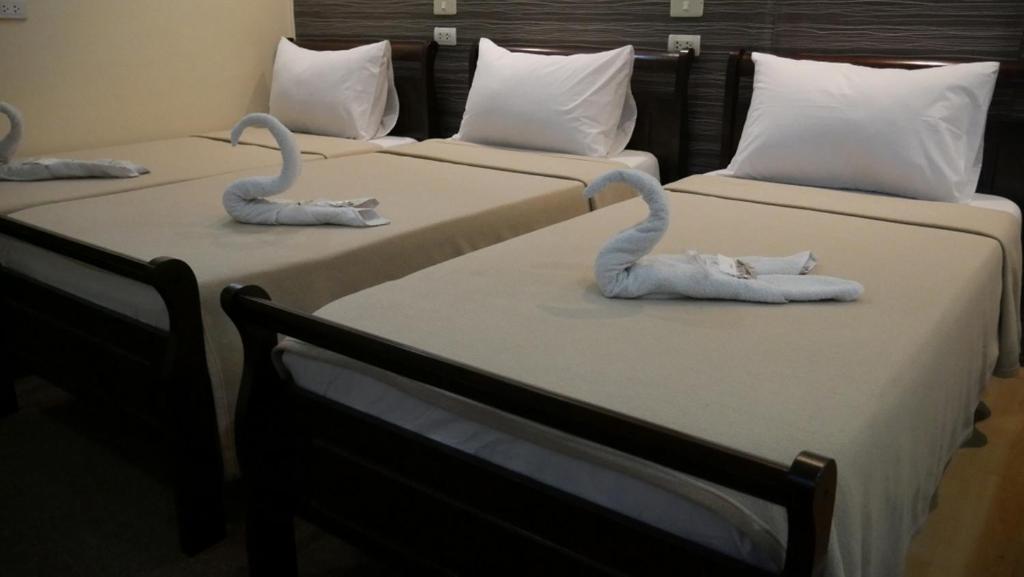 Amax Inn Makati Makati City Exterior photo
