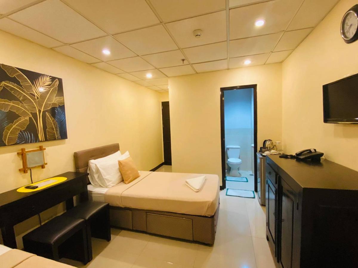 Amax Inn Makati Makati City Exterior photo