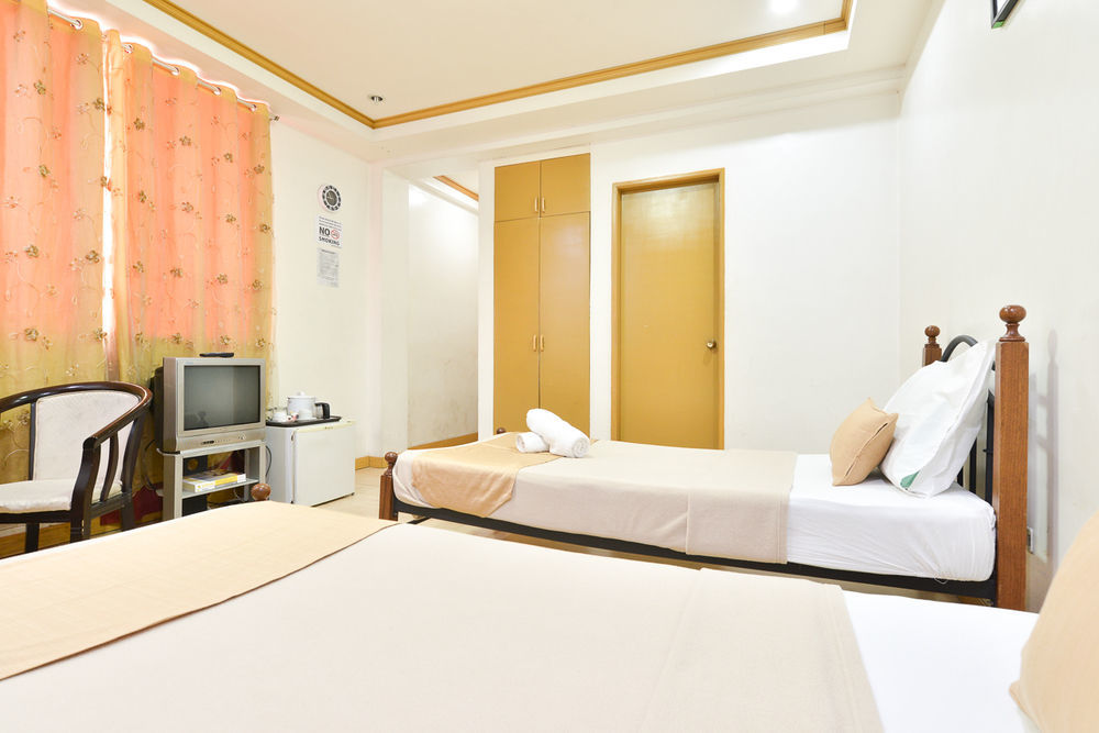Amax Inn Makati Makati City Exterior photo