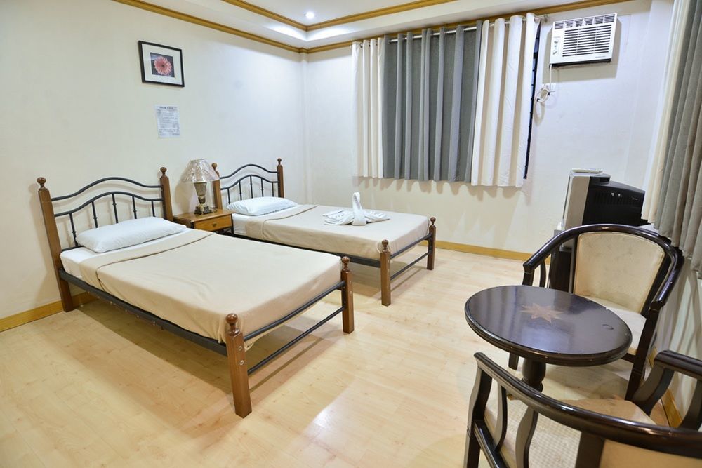 Amax Inn Makati Makati City Exterior photo